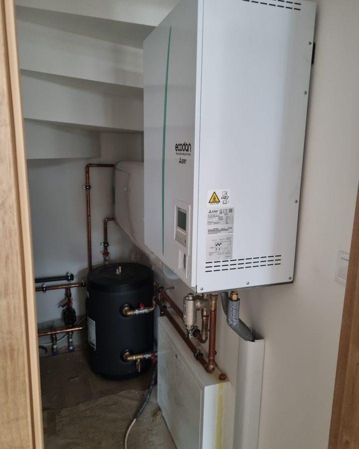 Beltéri hidromodul és melegvíz-tároló